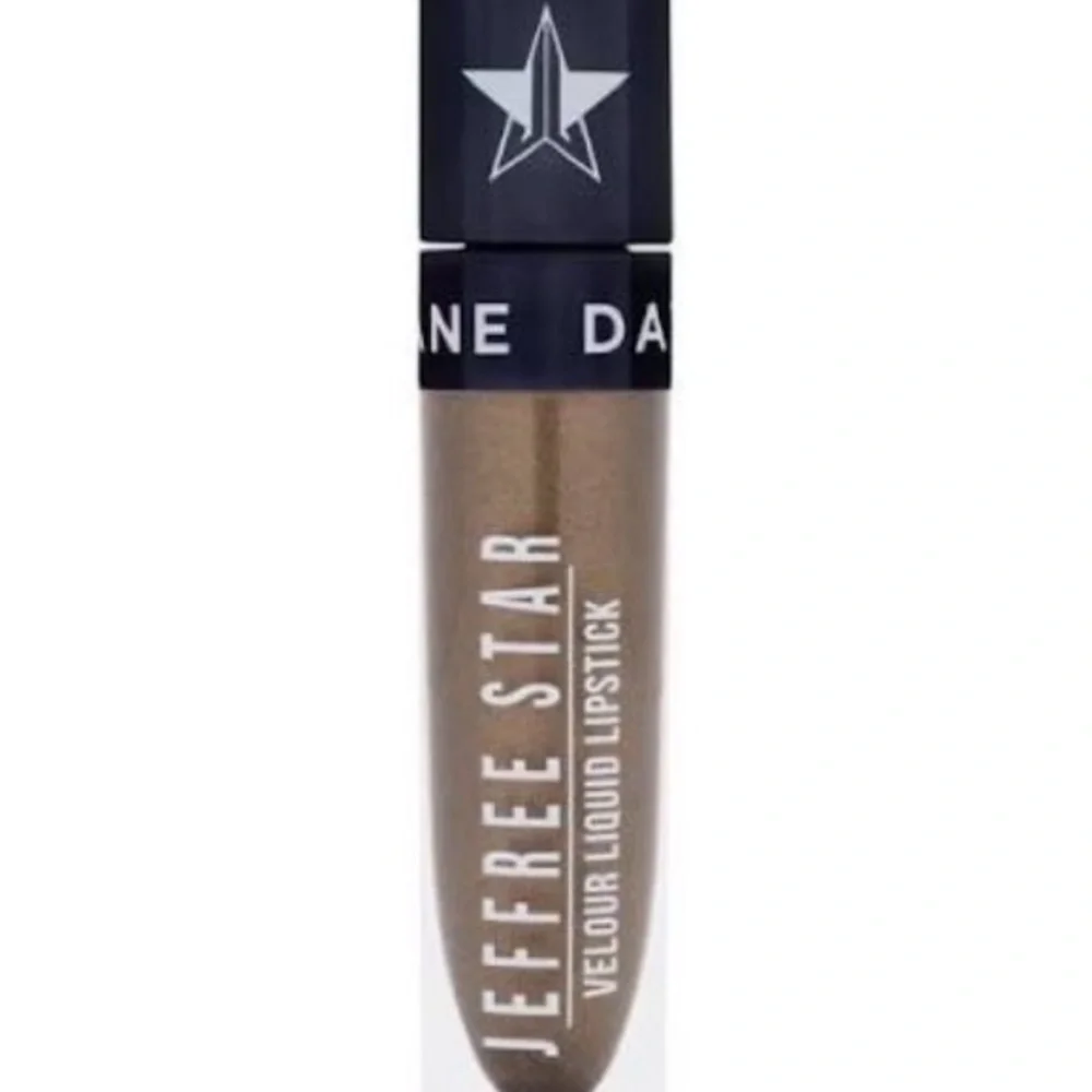 JEFFREE Star SHANE liquid matte Lipstick in Metallic Gold